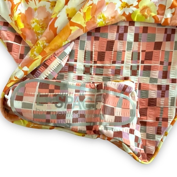 L*space Topanga Floral Cut Out One Piece Swimsuit What in Carnation NWT - Picture 7 of 7